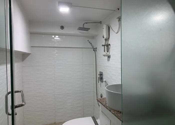 Club Ultima Cebu City Hotel *